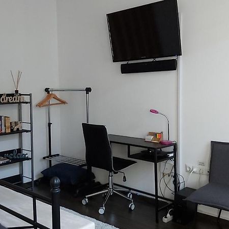City Center Minimalist Apartment Oradea Luaran gambar
