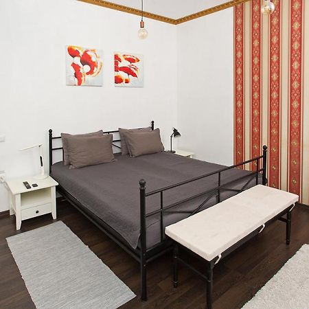City Center Minimalist Apartment Oradea Luaran gambar