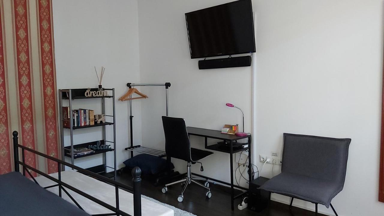 City Center Minimalist Apartment Oradea Luaran gambar