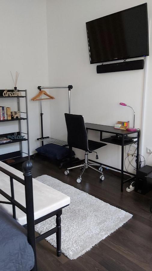 City Center Minimalist Apartment Oradea Luaran gambar