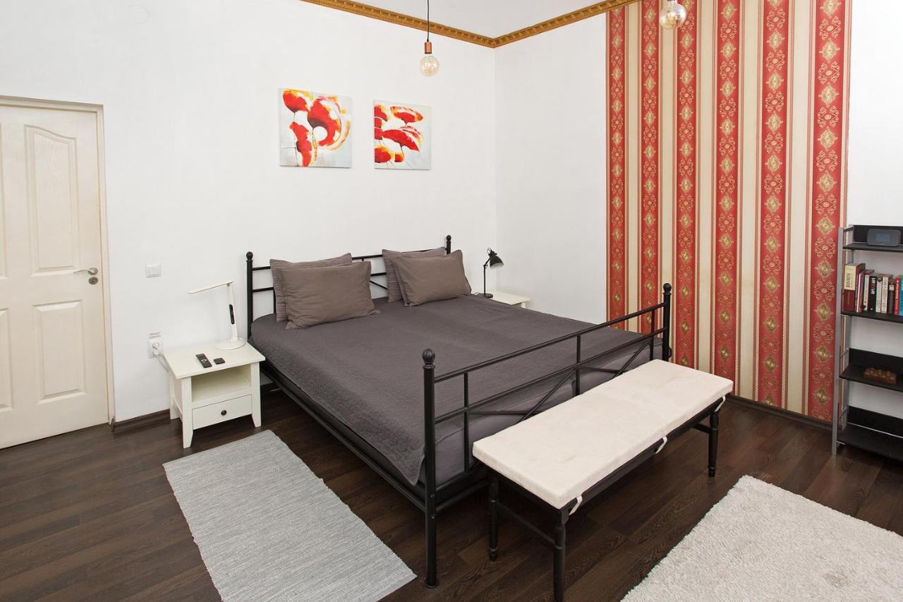 City Center Minimalist Apartment Oradea Luaran gambar