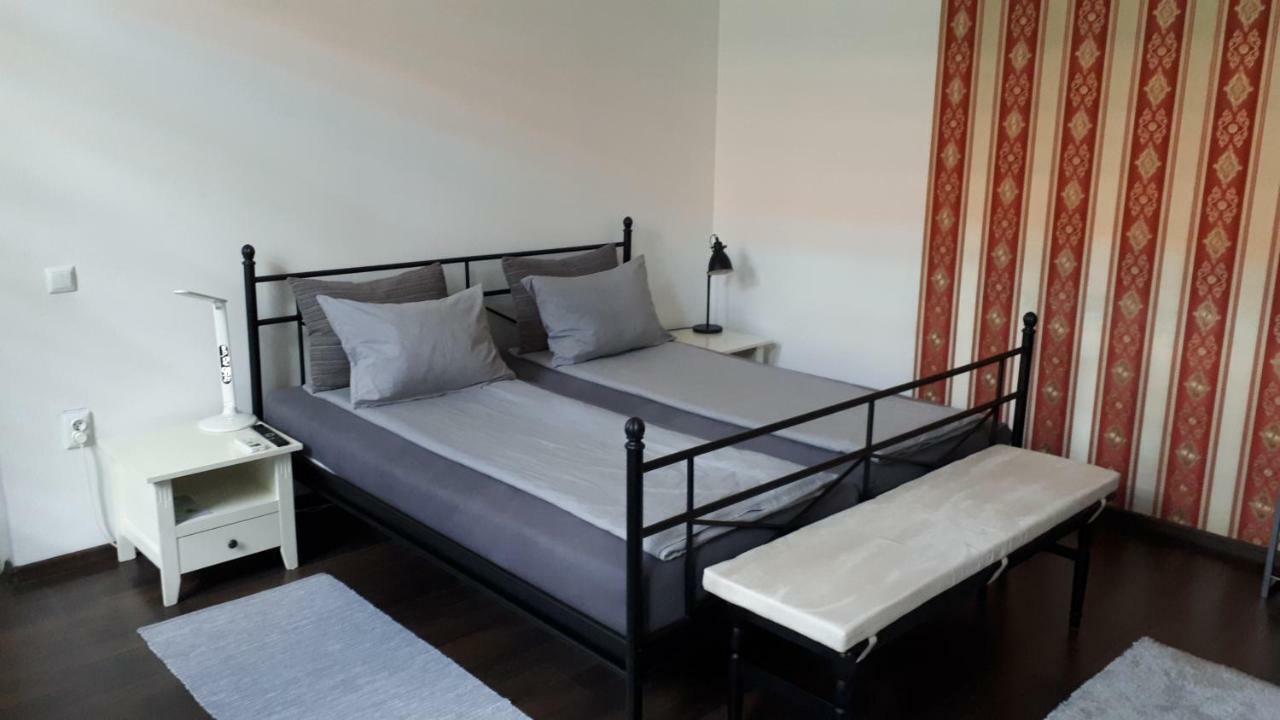 City Center Minimalist Apartment Oradea Luaran gambar